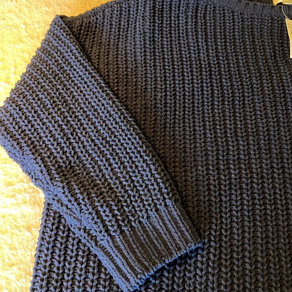 American Eagle Navy Blue Soft Knit Sweater - Picture 6 of 12